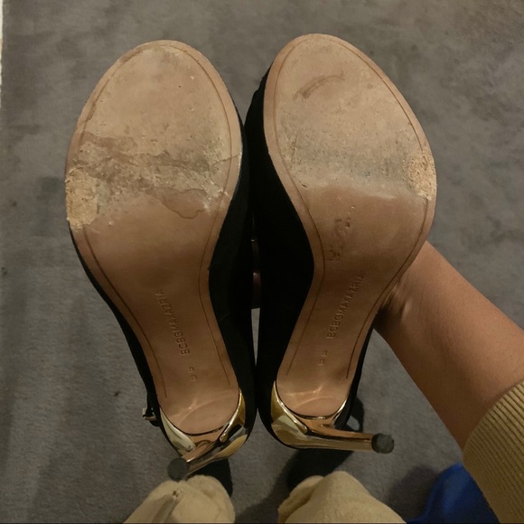BCBG Black Peep Toe Gold Heel Stiletto - Picture 5 of 5